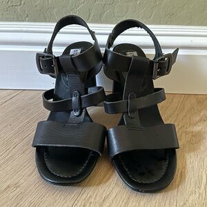 Steve Madden Italian Black Leather Sandals